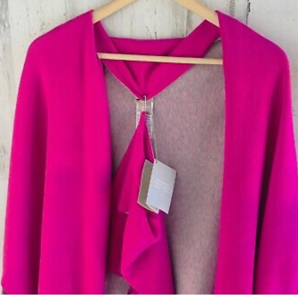 NWOT Chico’s 4 Way travel wrap, OS reversible